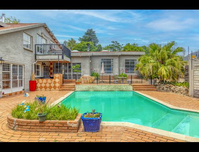 5 BEDROOM HOUSE TO LET IN RIVONIA